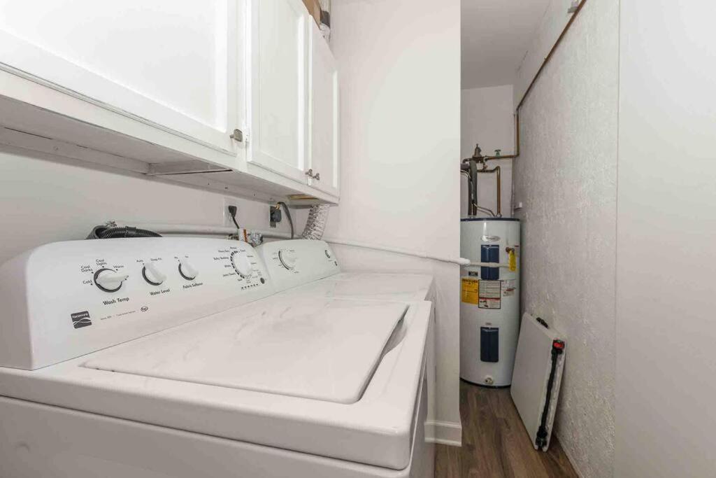 Large, Stunning Elvis Themed Condo,10 Min From Cvg Florence Dış mekan fotoğraf